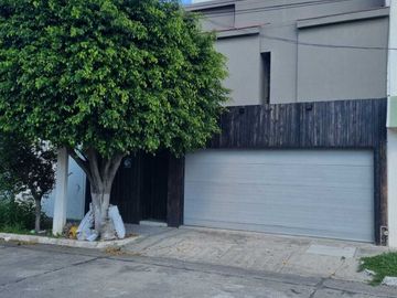 VENTA CASA EN CHAPALITA ORIENTE