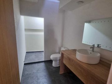 VENTA CASA EN CHAPALITA ORIENTE