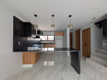 Casa Nueva en Venta en el Edén Bosques de Santa Anita