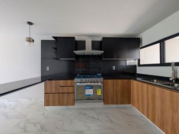 Casa Nueva en Venta en el Edén Bosques de Santa Anita