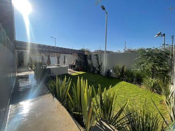 Venta de departamento en planta baja con una propia y amplia terraza