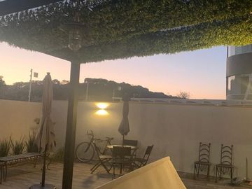 Venta de departamento en planta baja con una propia y amplia terraza