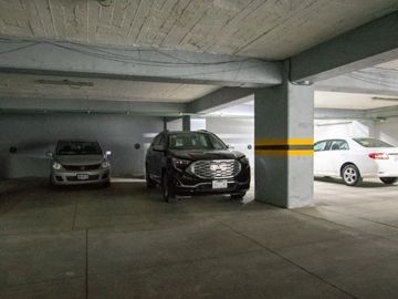 Venta de departamento en planta baja con una propia y amplia terraza