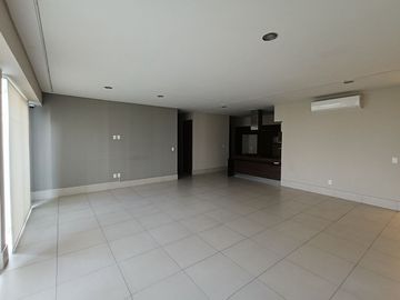 Venta de departamento cercano a Andares