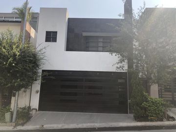 Casa en  VENTA Cumbres San Agustin sect Madrid en Monterrey