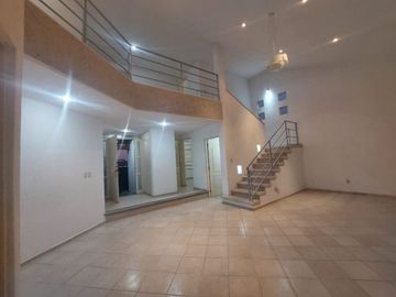 Casa en Fraccionamiento en Vista Hermosa Cuernavaca - LLR-157-Fr