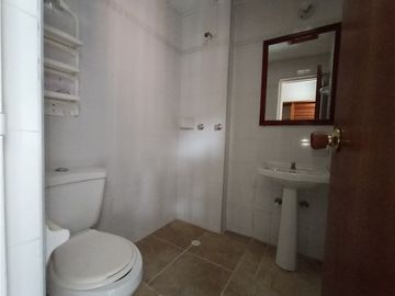 VENTA CASA CON APARTAESTUDIOS CON LOCAL CANEY SUR DE CALI