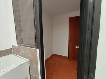 VENTA CASA CON APARTAESTUDIOS CON LOCAL CANEY SUR DE CALI