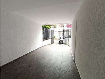 VENTA CASA CON APARTAESTUDIOS CON LOCAL CANEY SUR DE CALI