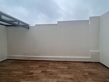 Casa con recamara en planta baja en Venta en Zibata