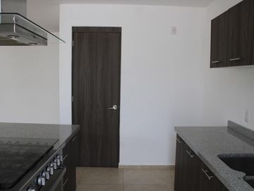 Casa con recamara en planta baja en Venta en Zibata