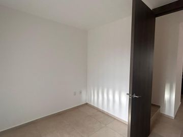 Casa con recamara en planta baja en Venta en Zibata