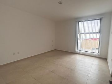 Casa con recamara en planta baja en Venta en Zibata