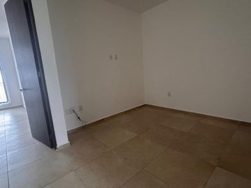 Casa con recamara en planta baja en Venta en Zibata
