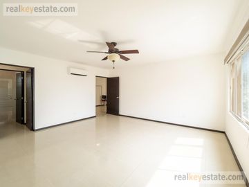 CASA EN VENTA EN PRADOS DE LA SILLA, SUR DE MONTERREY