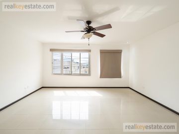 CASA EN VENTA EN PRADOS DE LA SILLA, SUR DE MONTERREY