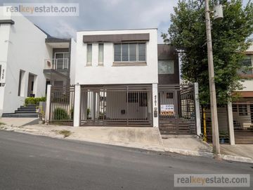 CASA EN VENTA EN PRADOS DE LA SILLA, SUR DE MONTERREY