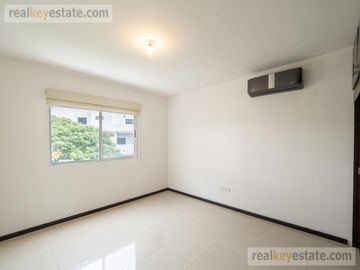 CASA EN VENTA EN PRADOS DE LA SILLA, SUR DE MONTERREY