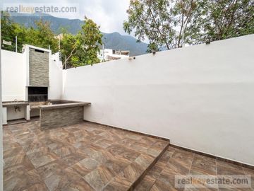 CASA EN VENTA EN PRADOS DE LA SILLA, SUR DE MONTERREY