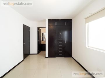 CASA EN VENTA EN PRADOS DE LA SILLA, SUR DE MONTERREY