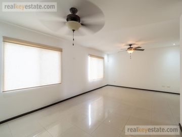 CASA EN VENTA EN PRADOS DE LA SILLA, SUR DE MONTERREY