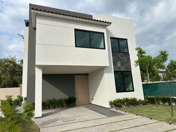 Casa de Lujo con Alberca Privada en Karakal Paradise Village, Nuevo Vallarta