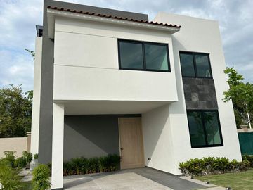 Casa de Lujo con Alberca Privada en Karakal Paradise Village, Nuevo Vallarta