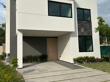 Casa de Lujo con Alberca Privada en Karakal Paradise Village, Nuevo Vallarta