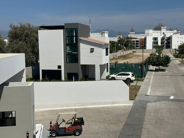 Casa en Fraccionamiento Karakal Nuevo Vallarta frente al Tigre Club de Golf.