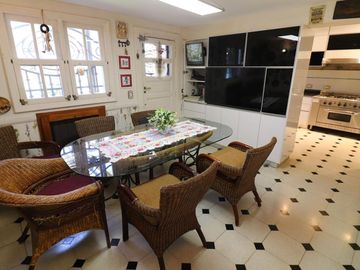 VENTA CASA OLIVOS 5 DORMITORIOS ESTILO INGLÉS