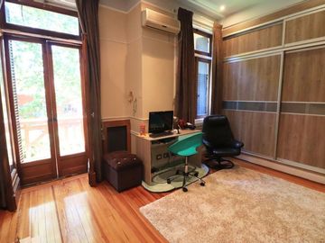 VENTA CASA OLIVOS 5 DORMITORIOS ESTILO INGLÉS