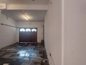 Venta casa 4 ambientes Quilmes cochera