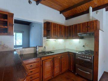 Venta casa 4 ambientes Quilmes cochera