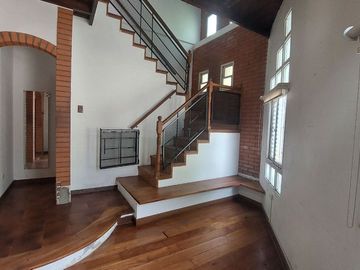 Venta casa 4 ambientes Quilmes cochera