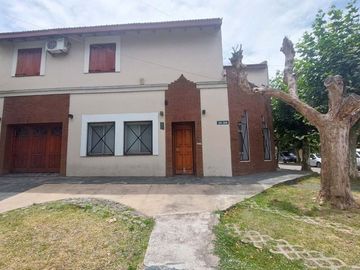 Venta casa 4 ambientes Quilmes cochera