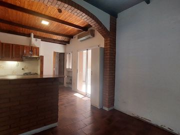 Venta casa 4 ambientes Quilmes cochera