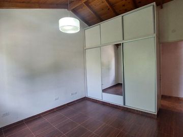 Venta casa 4 ambientes Quilmes cochera