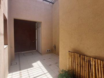 Venta casa 4 ambientes Quilmes cochera