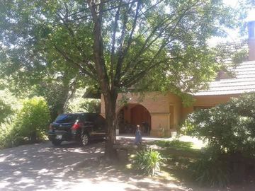 Venta casa 6 ambien. Barrio Las Glorias Benavidez.