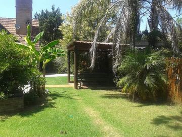Venta casa 6 ambien. Barrio Las Glorias Benavidez.