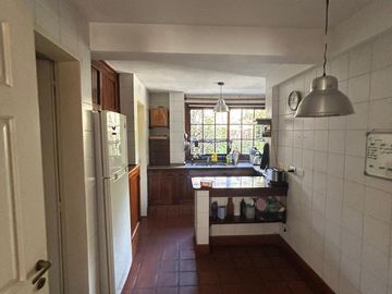 Venta casa 6 ambien. Barrio Las Glorias Benavidez.