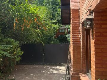 Venta casa 6 ambien. Barrio Las Glorias Benavidez.