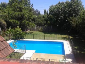 Venta casa 6 ambien. Barrio Las Glorias Benavidez.