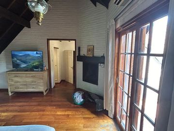 Venta casa 6 ambien. Barrio Las Glorias Benavidez.