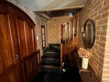 Venta casa 6 ambien. Barrio Las Glorias Benavidez.