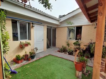 Casa en Venta en Pasaje Auco 1568