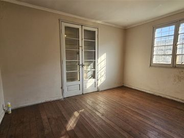 Casa en Venta en Amplio terreno con casa para remodelar en el corazon de Macul