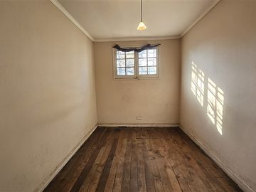 Casa en Venta en Amplio terreno con casa para remodelar en el corazon de Macul