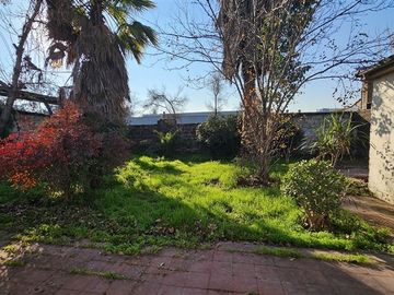Casa en Venta en Amplio terreno con casa para remodelar en el corazon de Macul