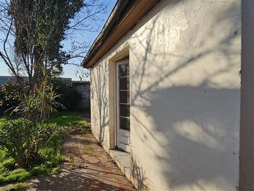 Casa en Venta en Amplio terreno con casa para remodelar en el corazon de Macul